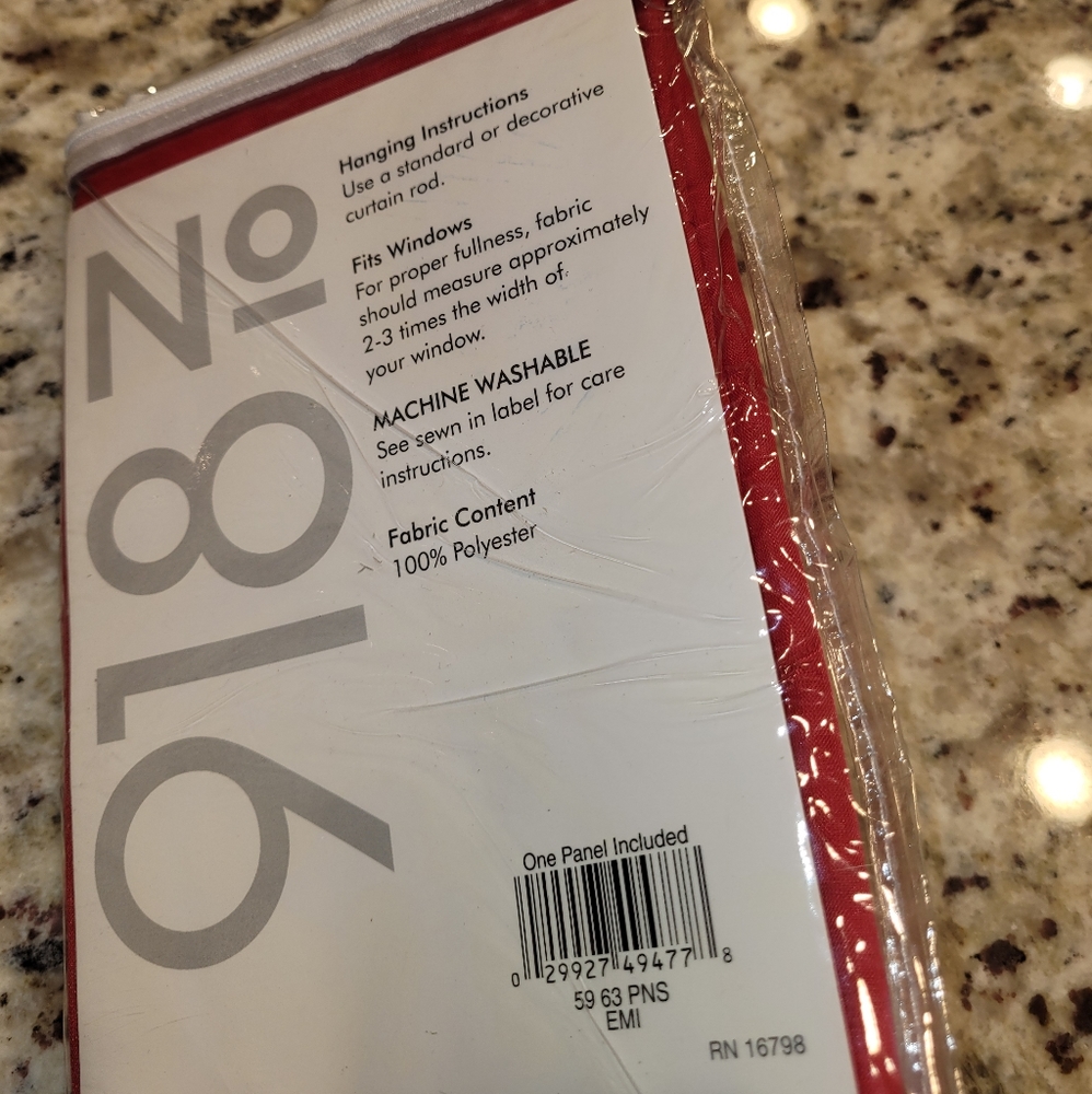 Sheer window curtain